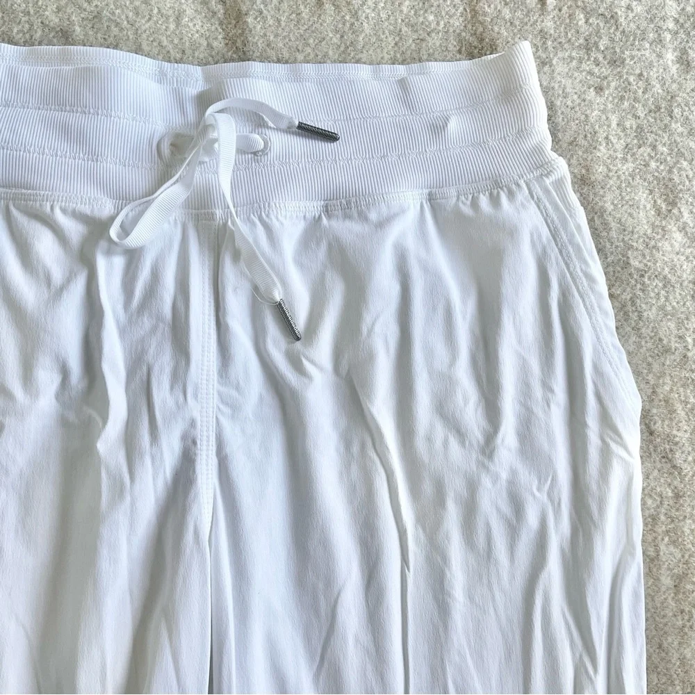 Lululemon white studio crop II